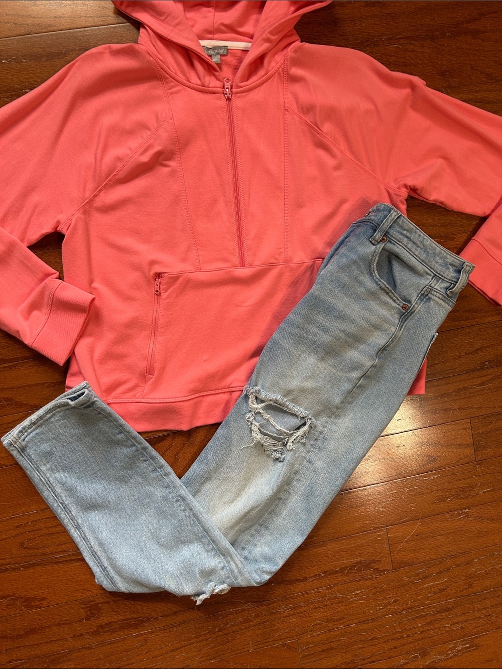 American Eagle Mom Straight Jeans